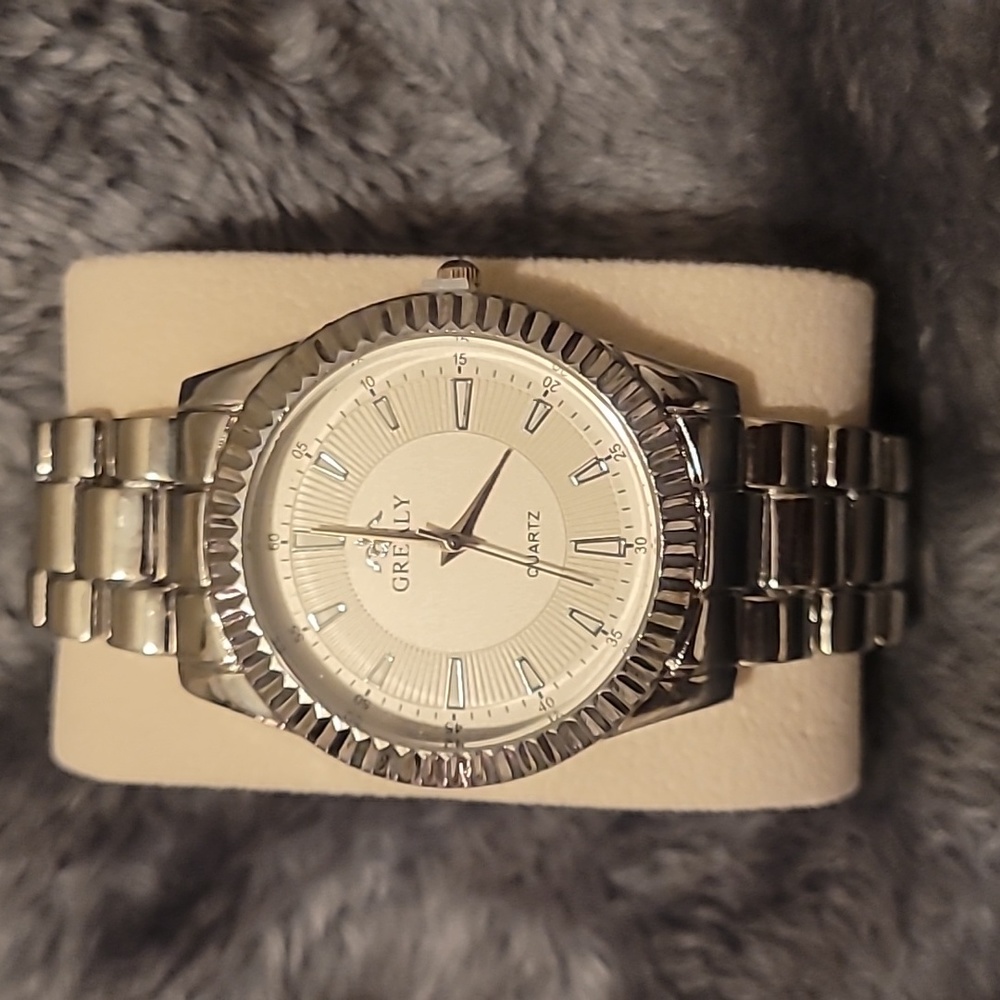 Silver Grealy Time piece